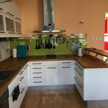 Ubytovani Husova 842 Apartment ตูร์นอฟ ภายนอก รูปภาพ